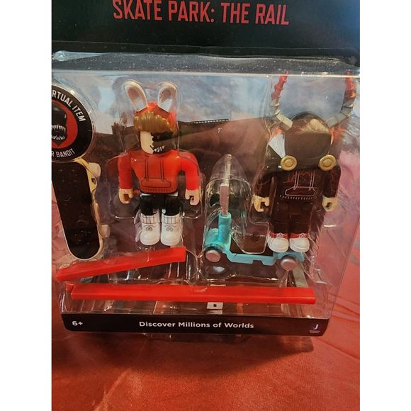 3 Roblox Figurines Collectors Items - Picture 8 of 10